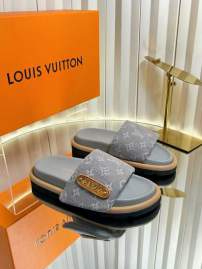 Picture of Louis Vuitton Slippers _SKULVsz35-41mnq1215491